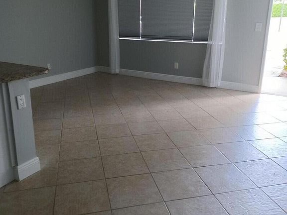 5th image of 1505 Meadows Circle W #1505