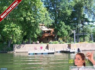 33 W Indian Ln, Eagleville, PA 19403