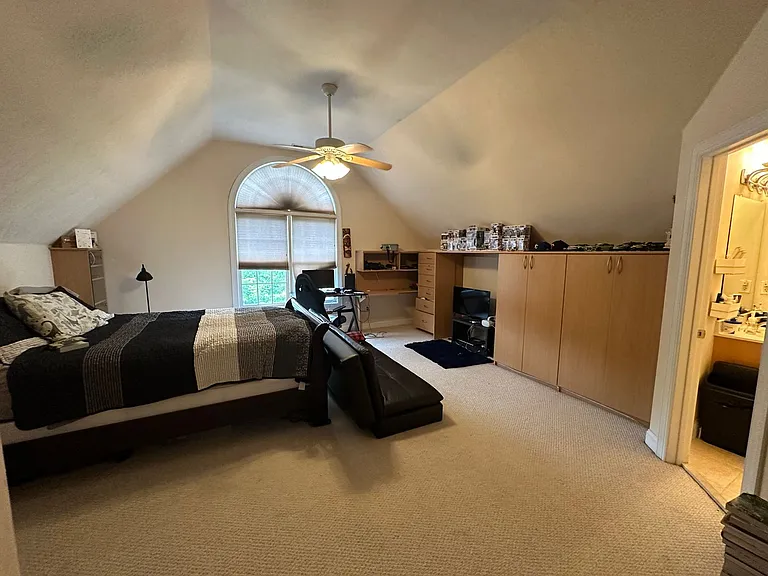 1320 Club House Dr — Photo 11