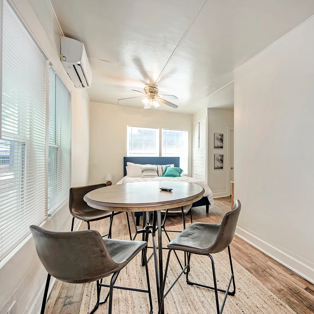 Charming Fully Furnished Studio in the Heart of UT Campus $1,600/Month — Photo 4