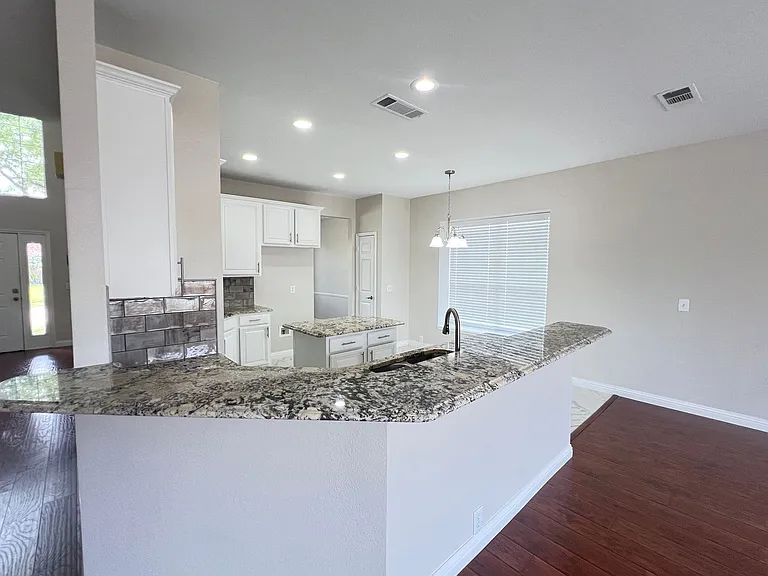 2505 Hunters Run Dr — Photo 13