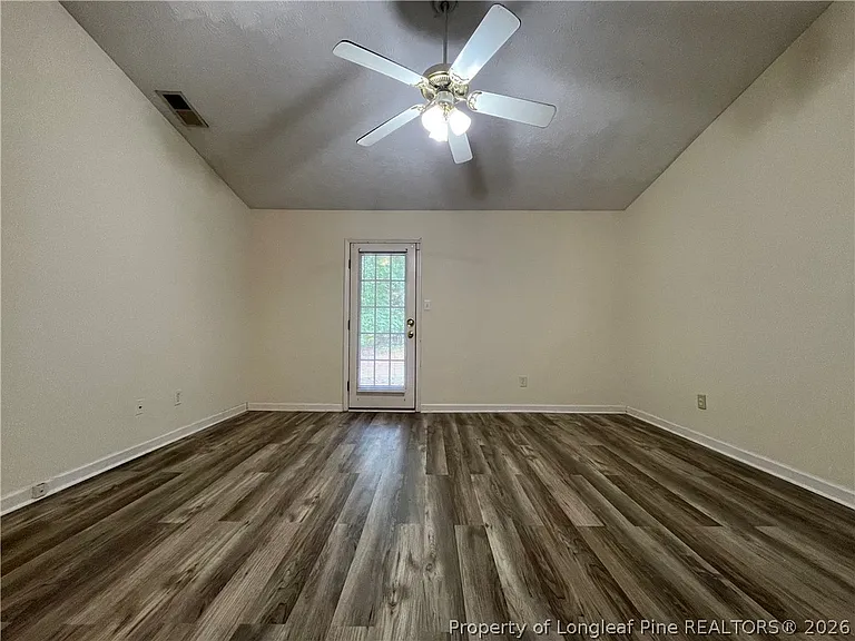 522 Longview Dr #B — Photo 4
