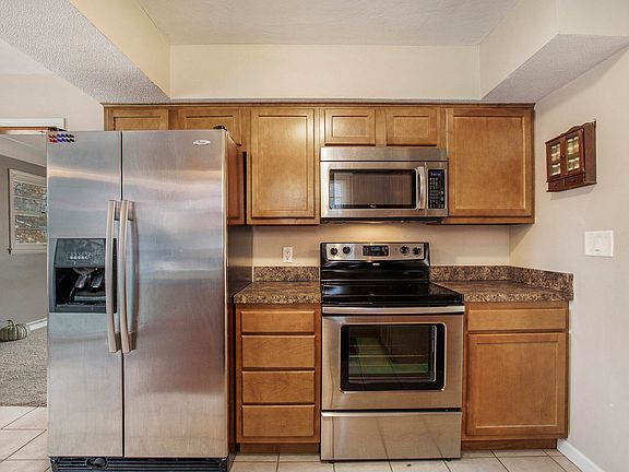 4th image of 202 Leland Dr S