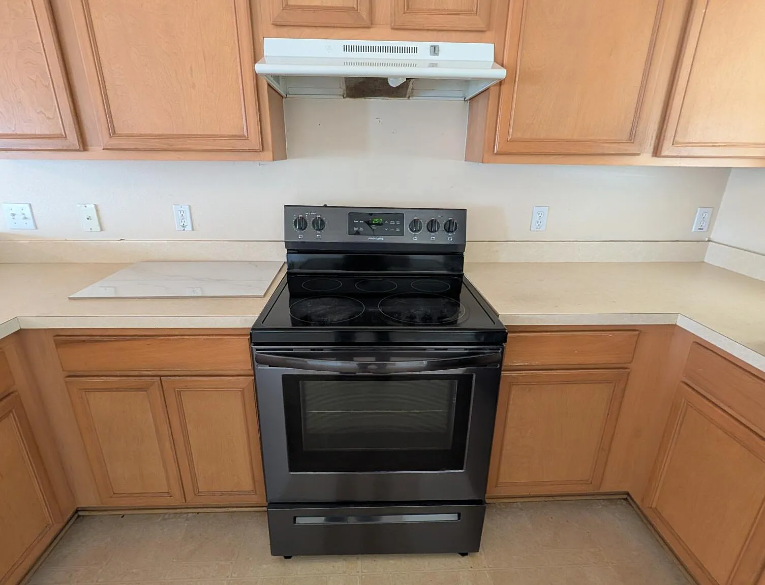 3 bed, 2.0 bath, 1556 sqft, $1,850 — Photo 2