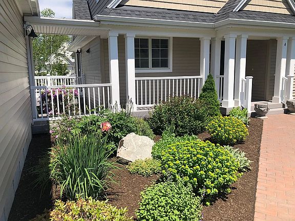 Walkway from garage to entrance