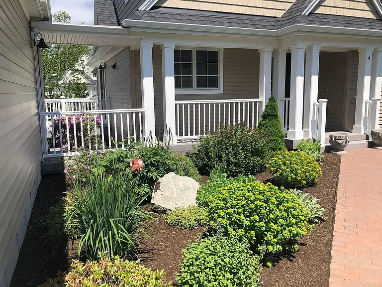 Walkway from garage to entrance