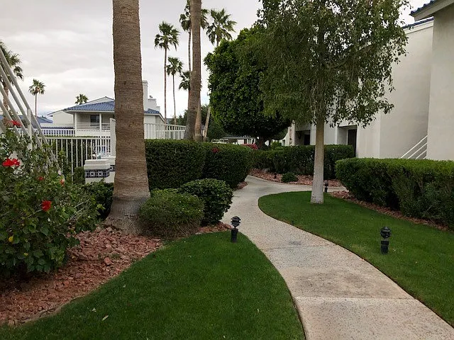 1800 Clubhouse Dr — Photo 2