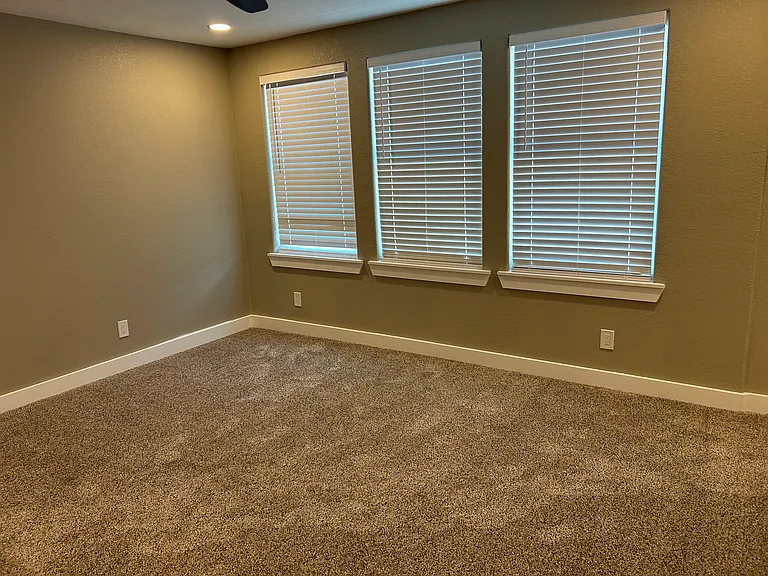 10711 Cromwell Dr — Photo 13