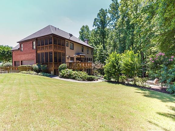 4th image of 485 Pine Bough Ct
