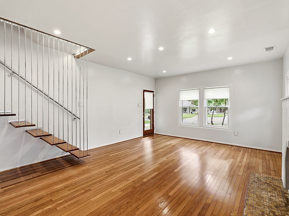 5th image of 825 Thomasson Dr