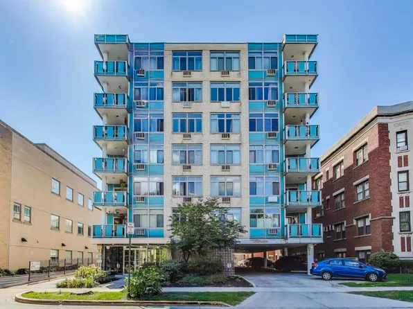 169 N Grove Ave APT 1A, Oak Park, IL 60301