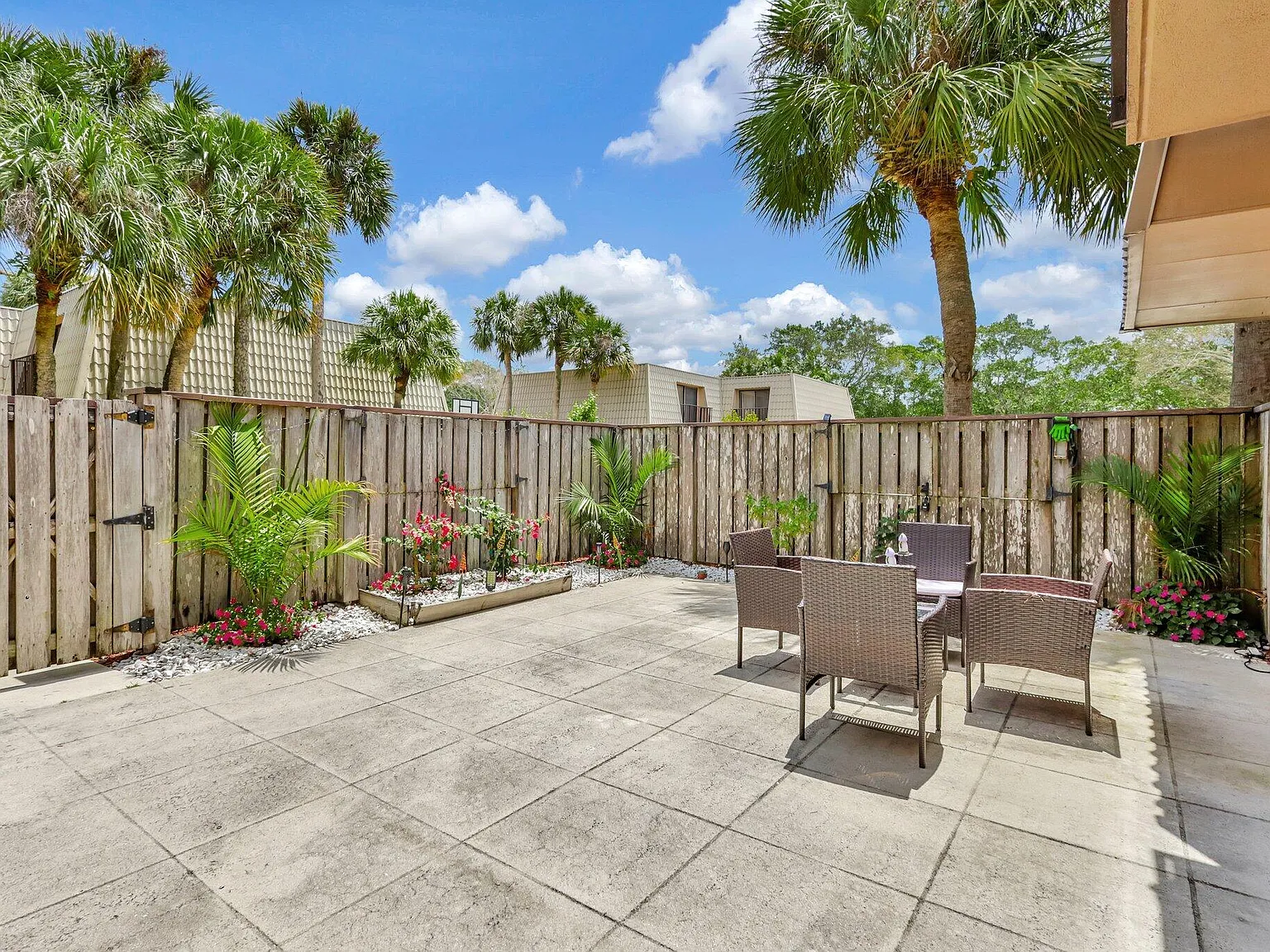 2 bed, 2.5 bath, 1236 sqft, $2,600 — Photo 4