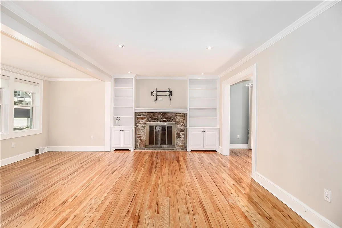 2 bed, 1300 sqft, $5,000 — Photo 2