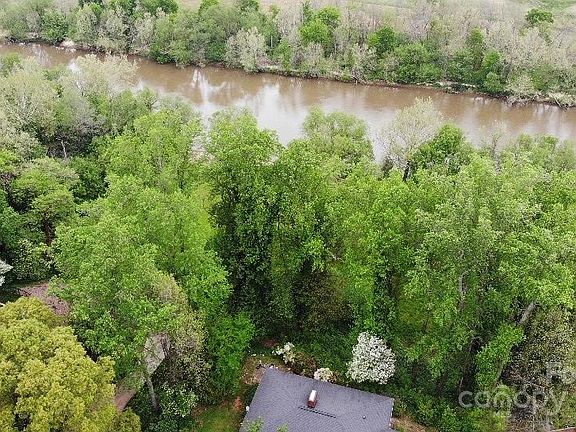 3rd image of 241 River Rd