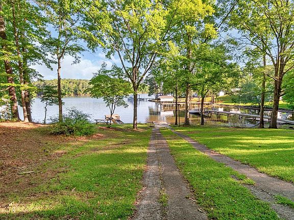 3rd image of 2208 Singleton Creek Rd