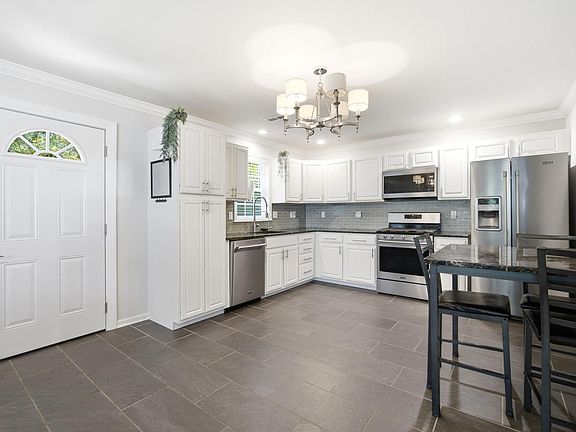 5th image of 701 Jonathon Ct #701