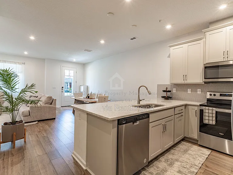 11549 Straits Way #1 — Photo 9
