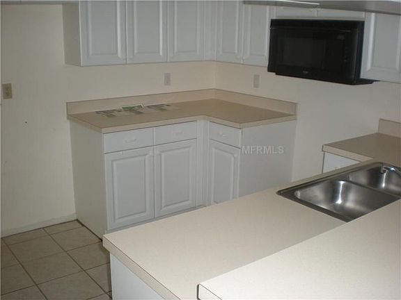 4th image of 3608 Pinecrest St