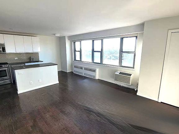 3rd image of 100 W 93rd St APT 25E