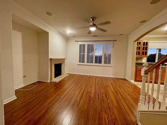 Living Room (Ist Foor)