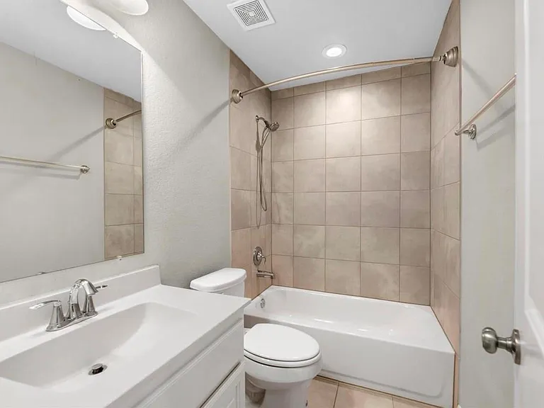 2024 Arrowood Glen Dr — Photo 22