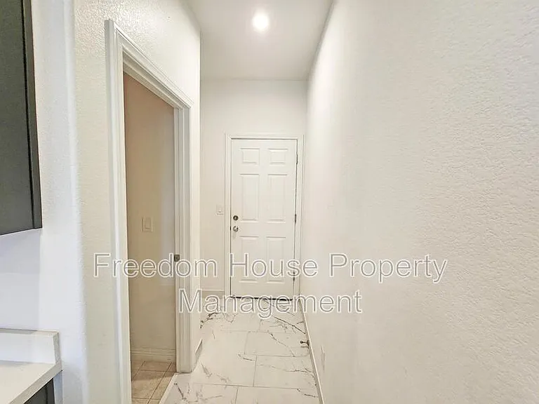3821 E Weld Ave — Photo 15