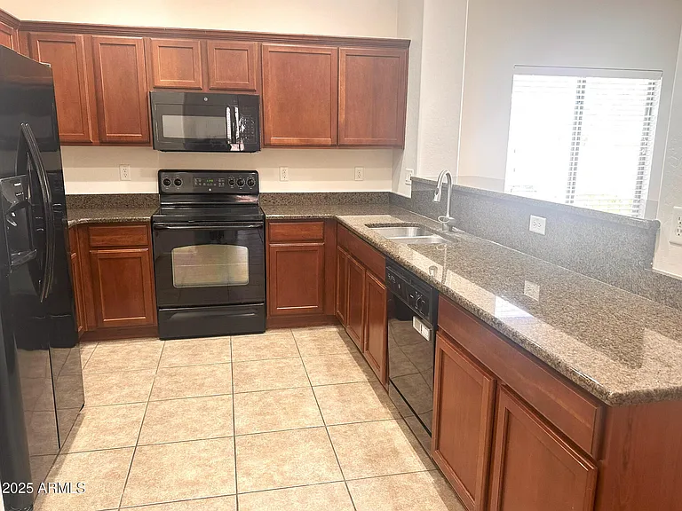 4230 E Linda Ln — Photo 6