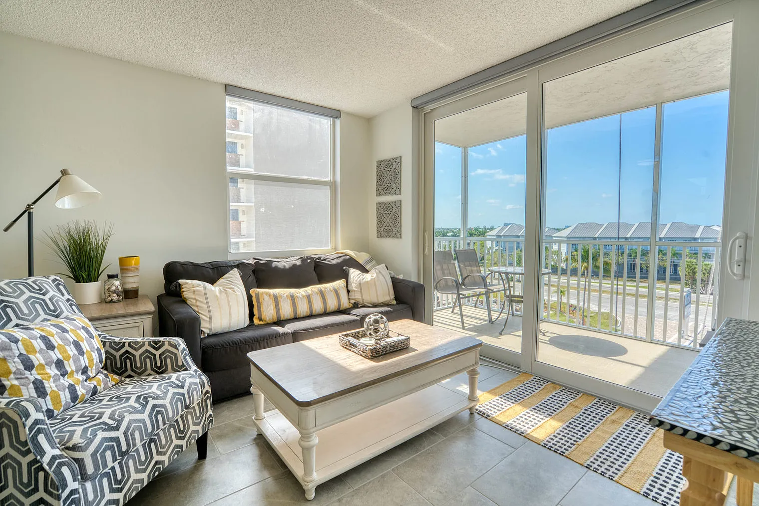 1 bed, 1.0 bath, 505 sqft, $2,887 — Photo 2