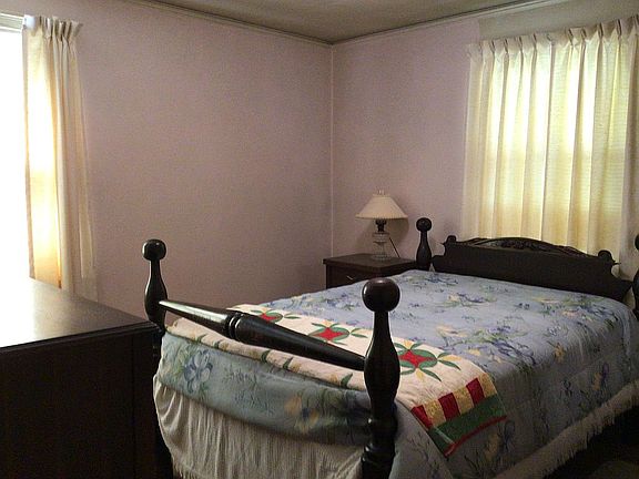 Downstairs bedroom 