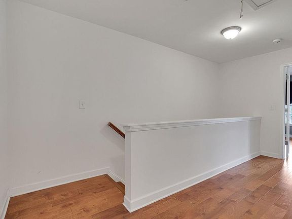 4th image of 1651 Oakbrook Lake Dr