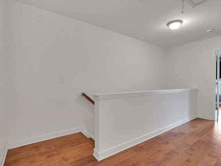 1651 Oakbrook Lake Dr — Photo 4