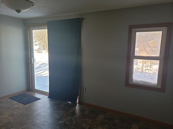 3rd image of 410 Center Ave