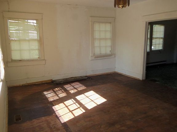 3rd image of 305 Contentnea St