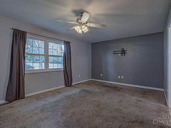 3rd image of 2341 Queen Mary Ln