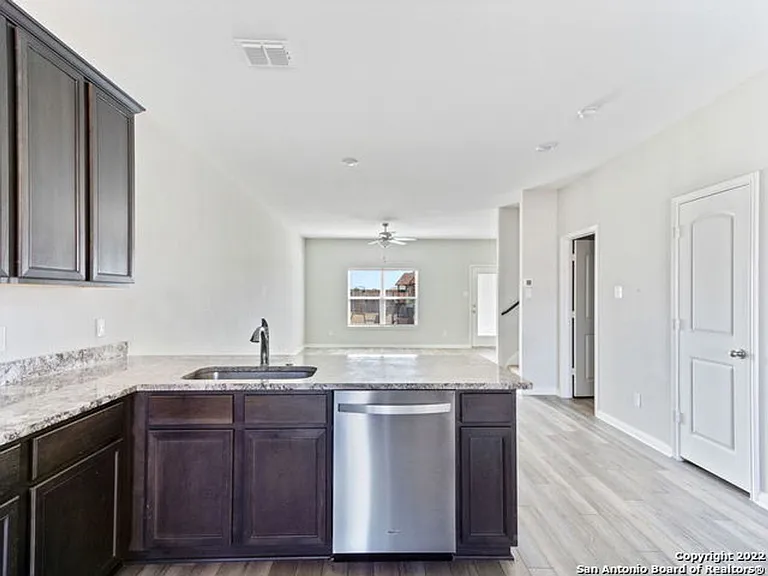 6550 Underwood Way — Photo 10