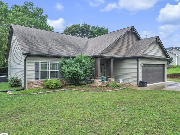 215 Cooleys Crest Ln, Inman, SC 29349