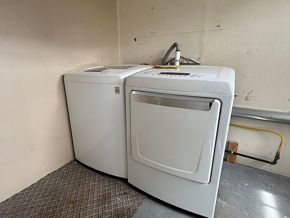 5th image of 244 Woehrle Ave Floor 2