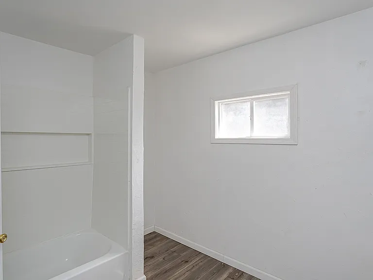 315 Eastern Ave — Photo 32