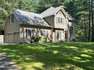27 Brookside Dr, Saratoga Springs, NY 12866