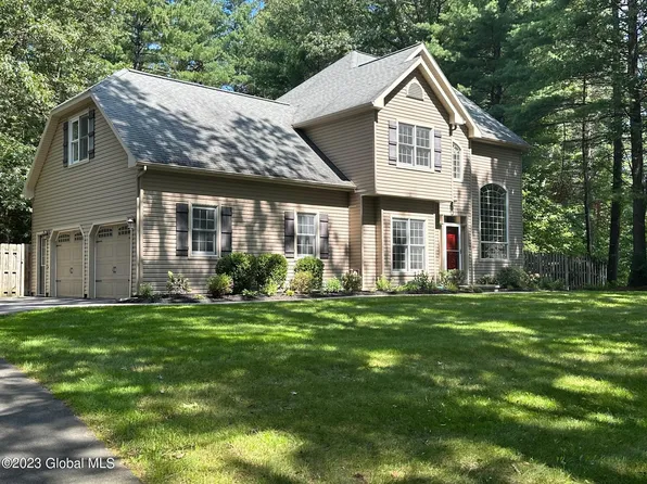 27 Brookside Drive, Saratoga Springs, NY 12866