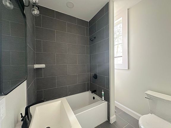 5th image of 275 Grand St #2R