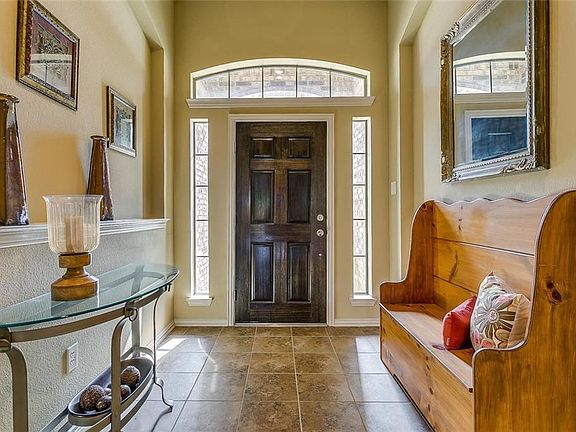 5th image of 526 Vista View Dr