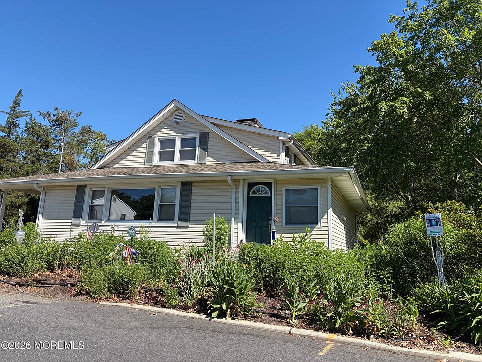 1st image of 2041 8th Avenue