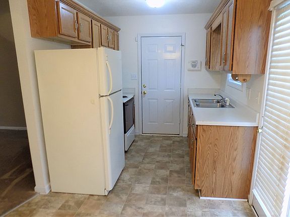 2nd image of 1112 Connemara Way
