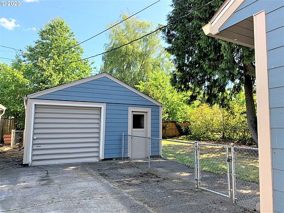 5th image of 2903 E 25th St