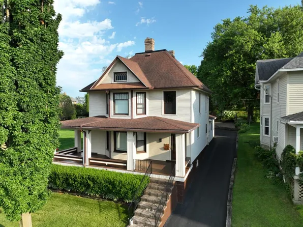 322 Maiden Street, Mineral Point, WI 53565