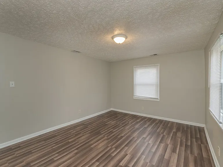 821 Forsythe St — Photo 2