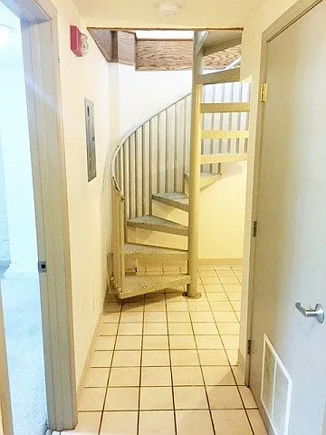 308 W Green St — Photo 10