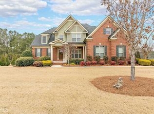 702 Cevera Lake Dr, Loganville, GA 30052