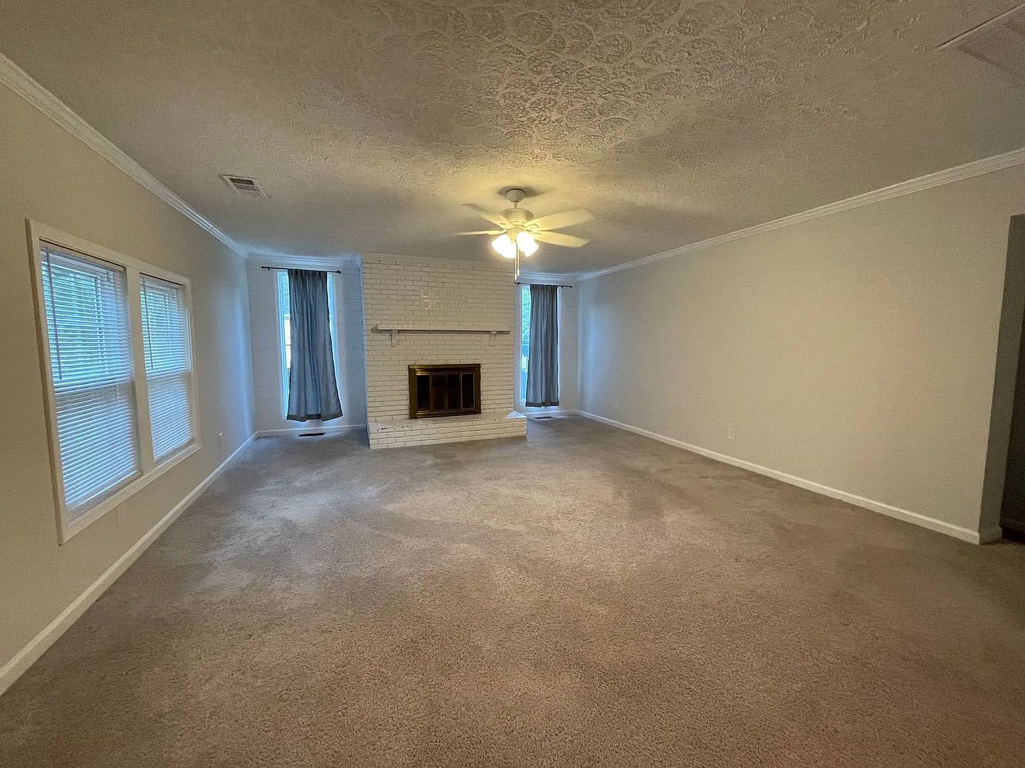 Pre-Leasing For August 10th 2027! — Photo 2